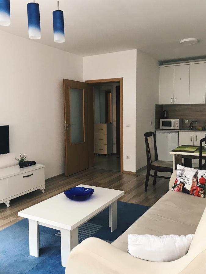 Blini Complex Apartment Пристина Екстериор снимка